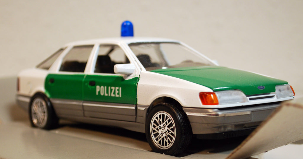 1985 Ford Scorpio Polizei 1:24 Schabak 1500