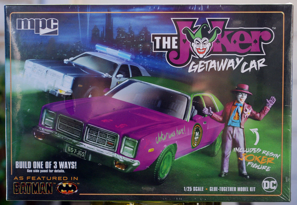 1977 Dodge Monaco 4-door Sedan Joker Goon Gotham City Police Car 1:25 MPC 890