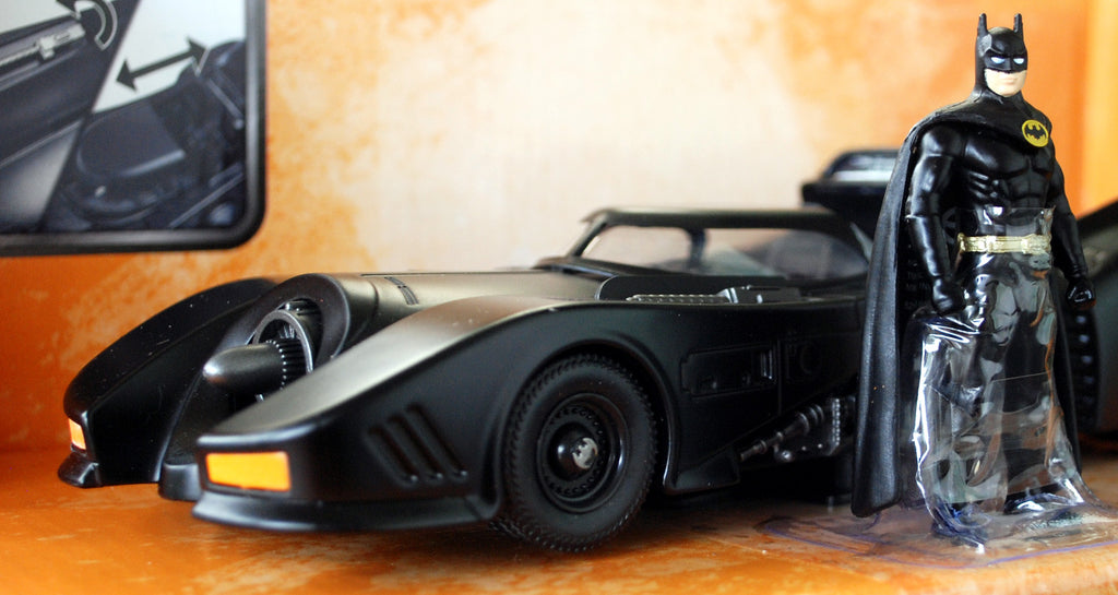 1989 Batmobile mit Batman 1:24 Jada 98260