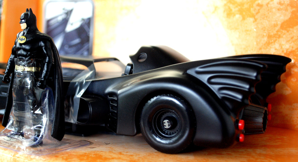 1989 Batmobile mit Batman 1:24 Jada 98260