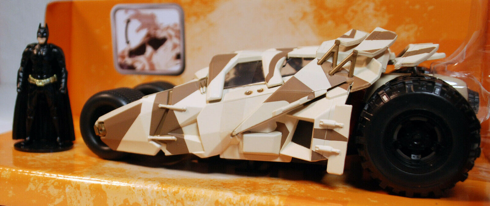 2008 Batmobile Camouflage mit Batman The Dark Knight 1:24 Jada 98543