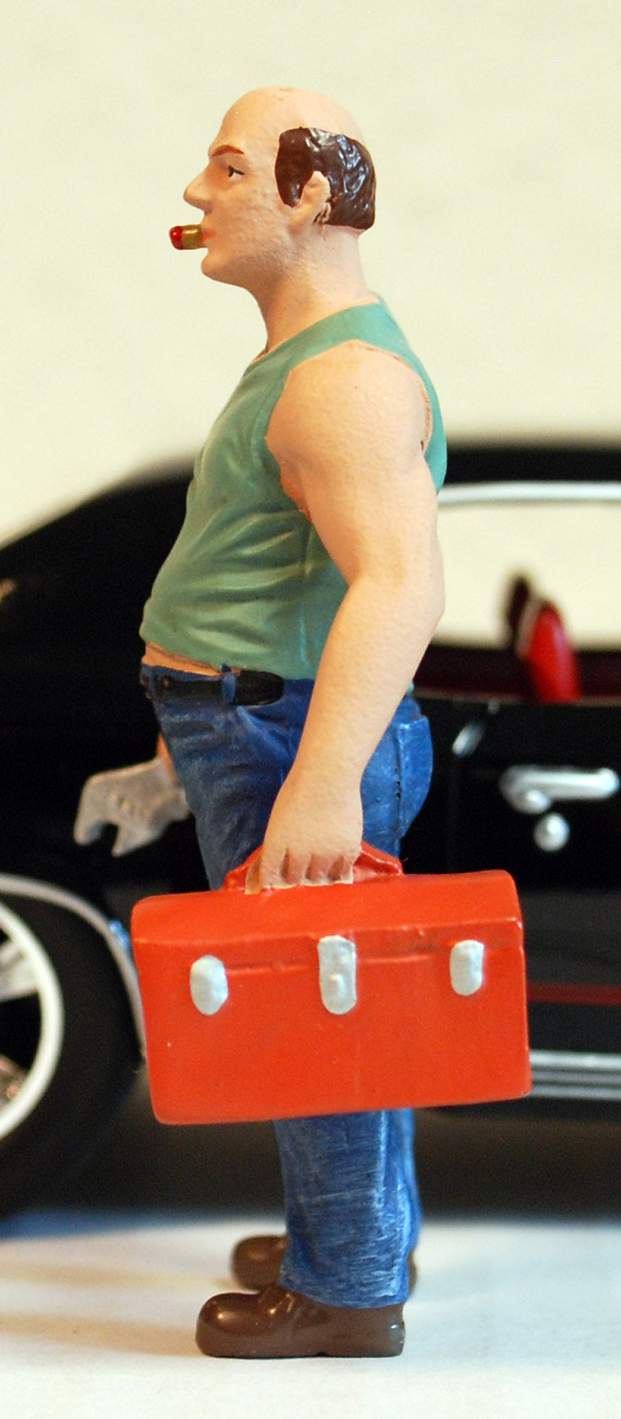 38280 American Diorama Werkstatt Team Mechanic Sam with Tool-Box 1:24