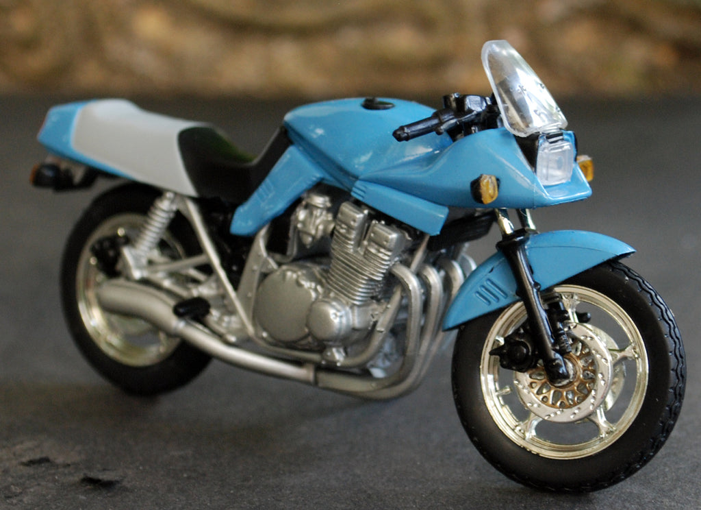 Aoshima 817117 Suzuki Katana 1:24 Fertigmodell
