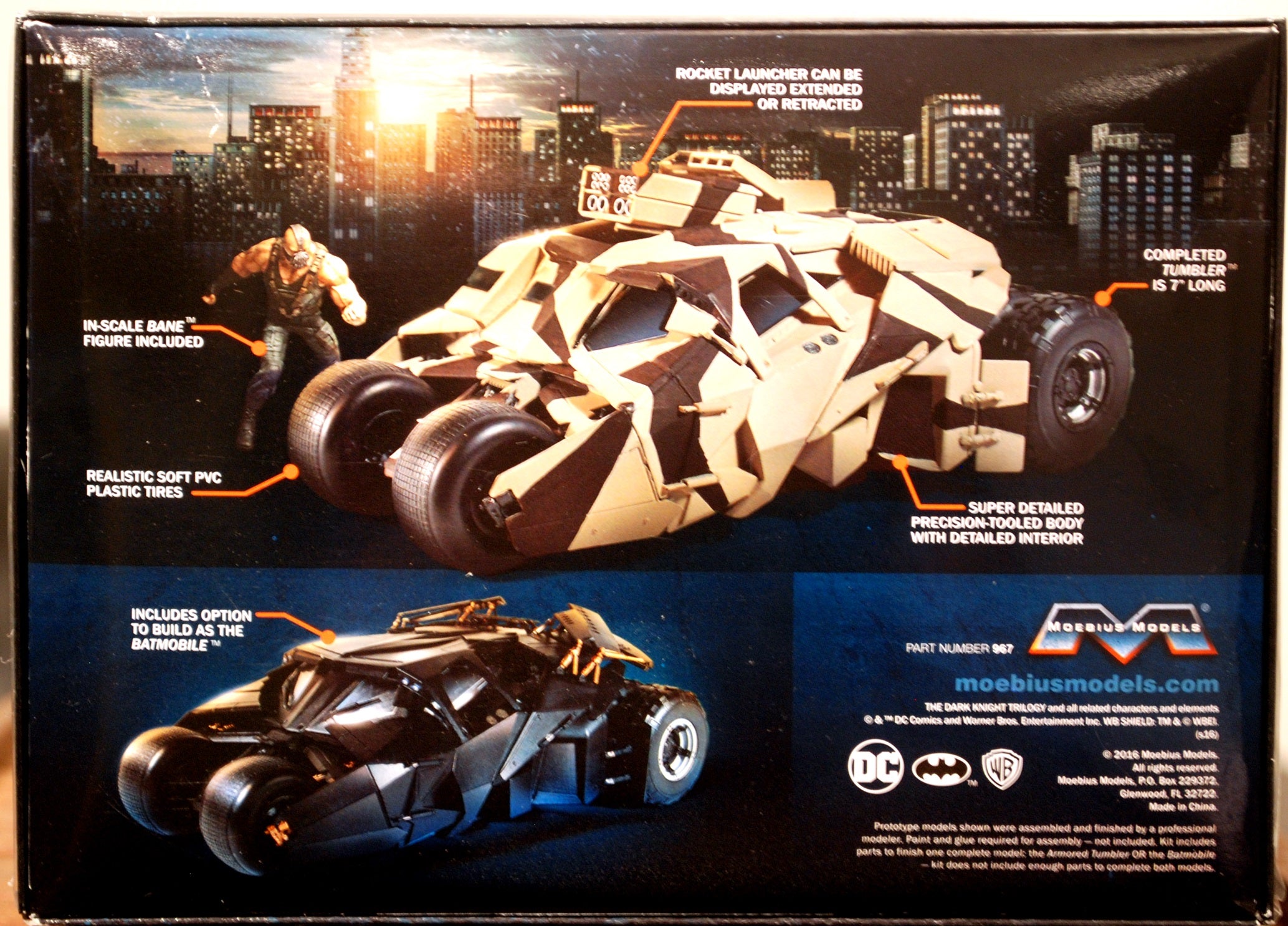 Batman The Dark Knight Tumbler w. Bane Batmobile 1:25, Moebius 967