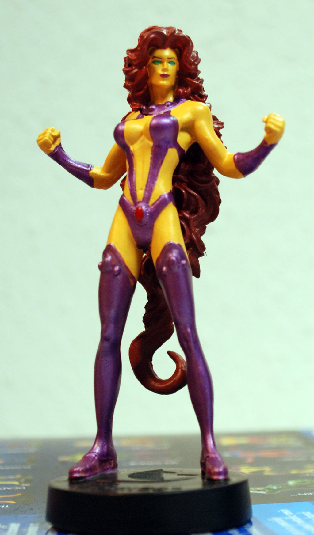DC Super Hero Collection Starfire 1:21 ADB 5568
