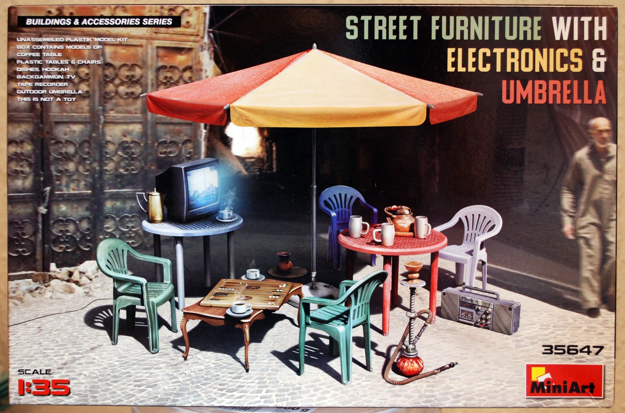 Mini Art 35647Street Furniture w. Electronics & Umbrella 1:35 Bausatz Kit