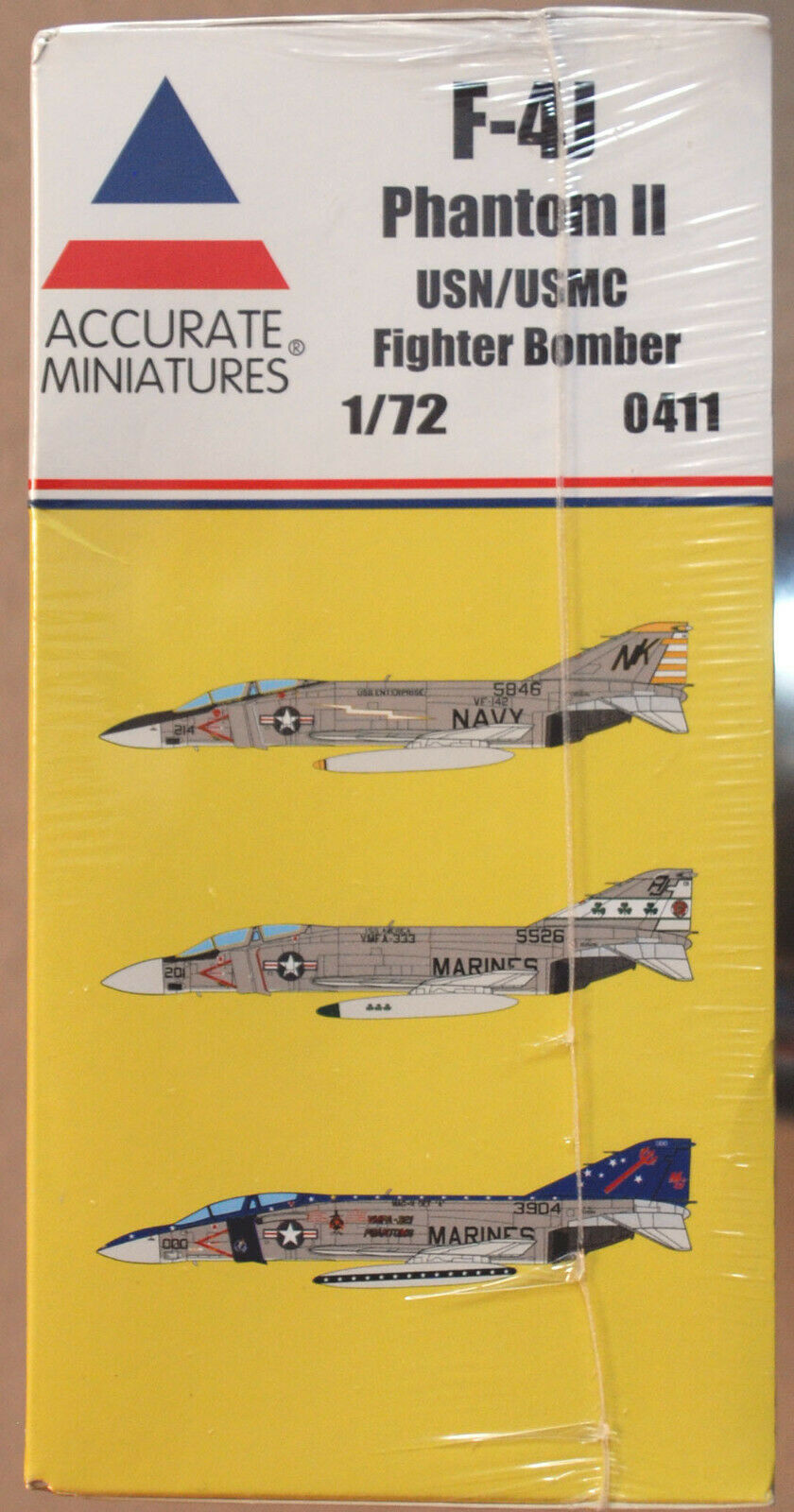 Accurate Miniatures 0411 F-4J Phantom II USN/USMC Fighter Bomber 1:72