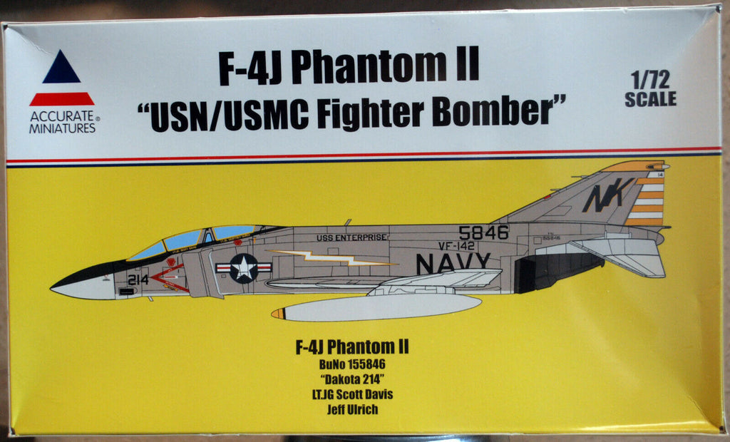 Accurate Miniatures 0411 F-4J Phantom II USN/USMC Fighter Bomber 1:72