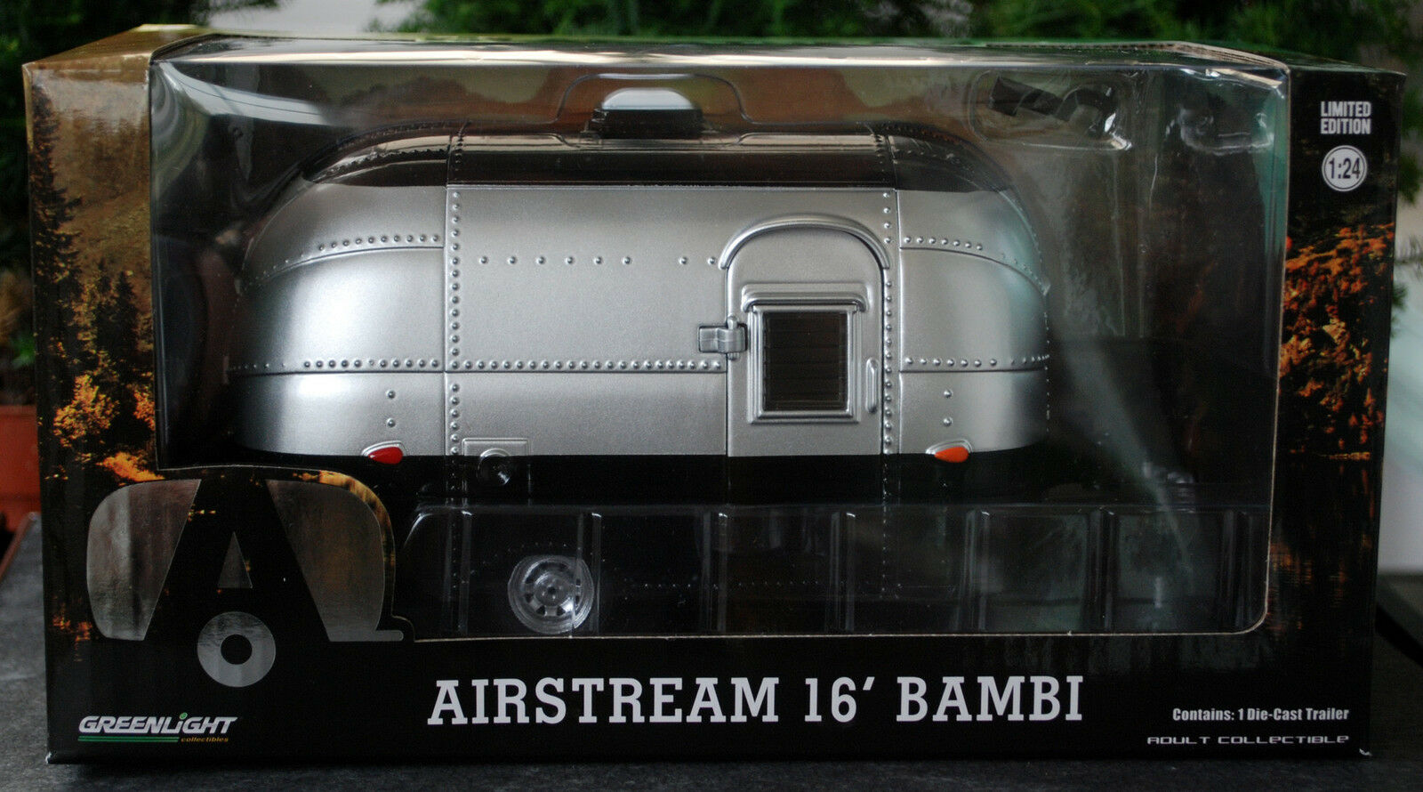 Airstream 16` Bambi Camping Trailer Camping Anhänger, 1:24, Green Light 18224