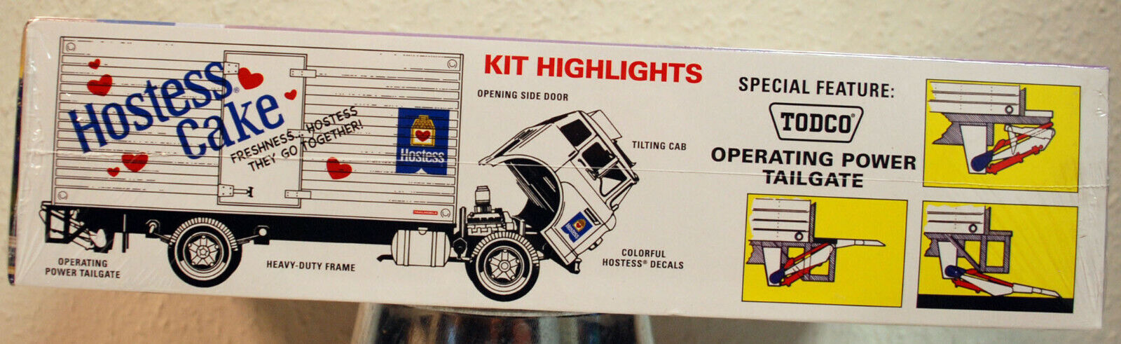 Ford C-600 City Delivery Hostess Cake 1:25 AMT 1139 wieder 2019