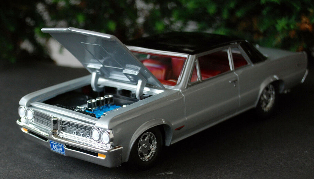 1964 Pontiac GTO Silber 1:24 Autoworld 24007 diecast Fertigmodell