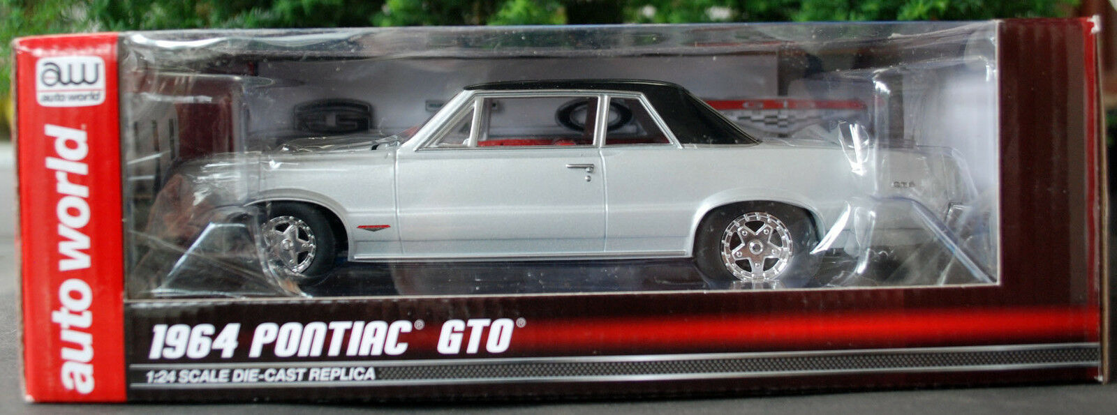 1964 Pontiac GTO Silber 1:24 Autoworld 24007 diecast Fertigmodell