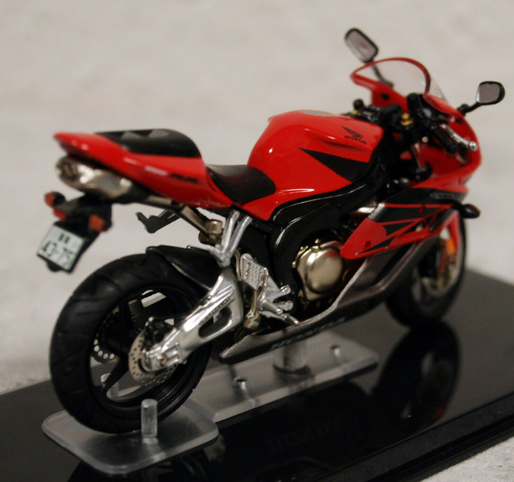 2004 Honda CBR 1000 RR Fireblade Superbike 1:24 Atlas Edition
