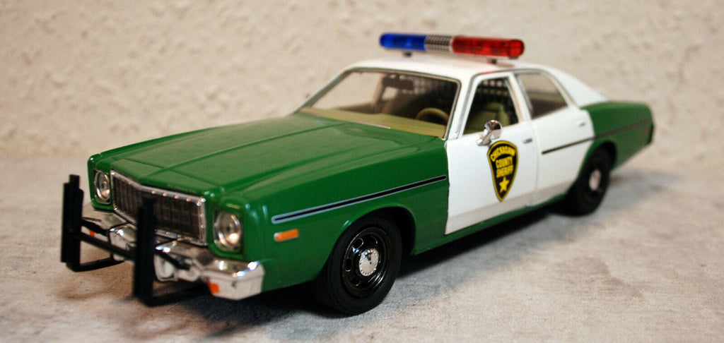 1975 Plymouth Fury Chickasaw County Sheriff 1:24 Green Light 84096