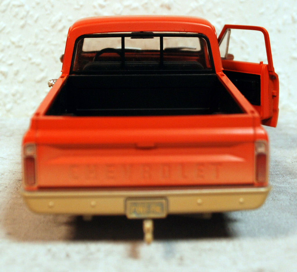 Greenlight 84131 1971 Chevrolet C 10 Pickup Ground Hog Day 1:24