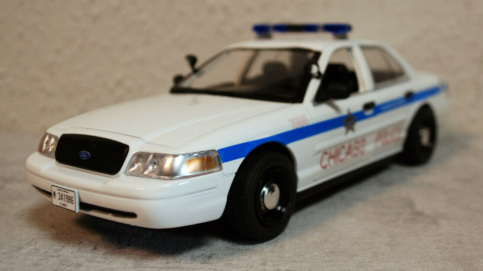 2008 Ford Crown Victoria Chicago Police Dep. 1:24 Green Light 85533