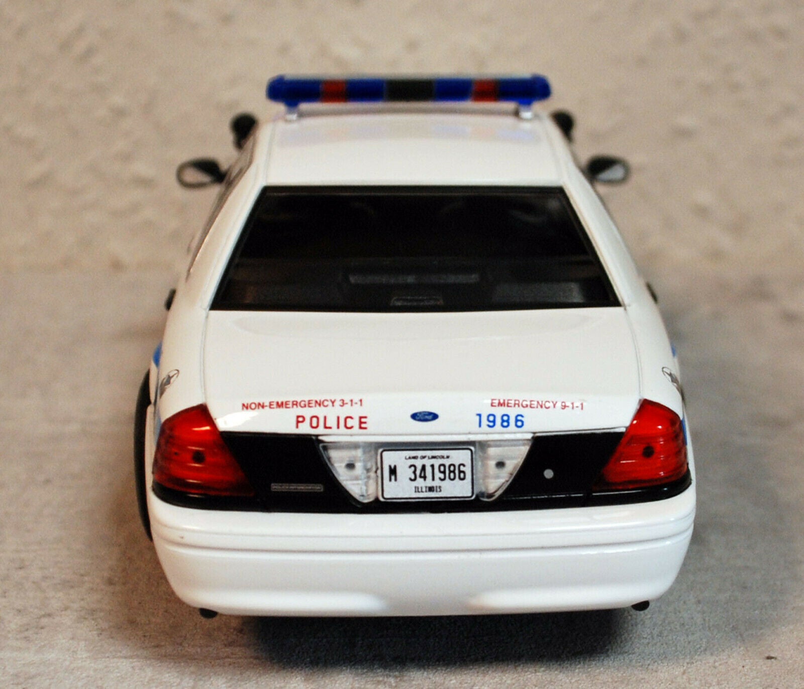 2008 Ford Crown Victoria Chicago Police Dep. 1:24 Green Light 85533