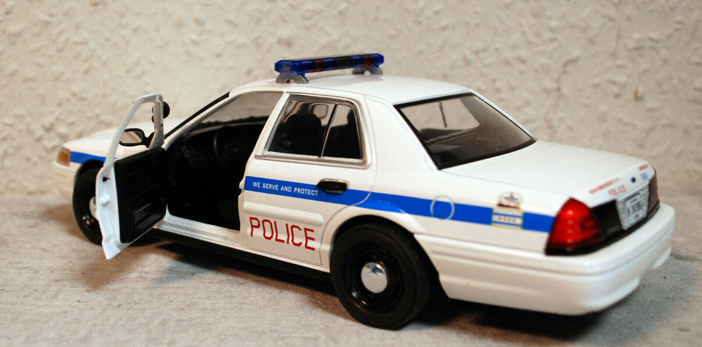 2008 Ford Crown Victoria Chicago Police Dep. 1:24 Green Light 85533
