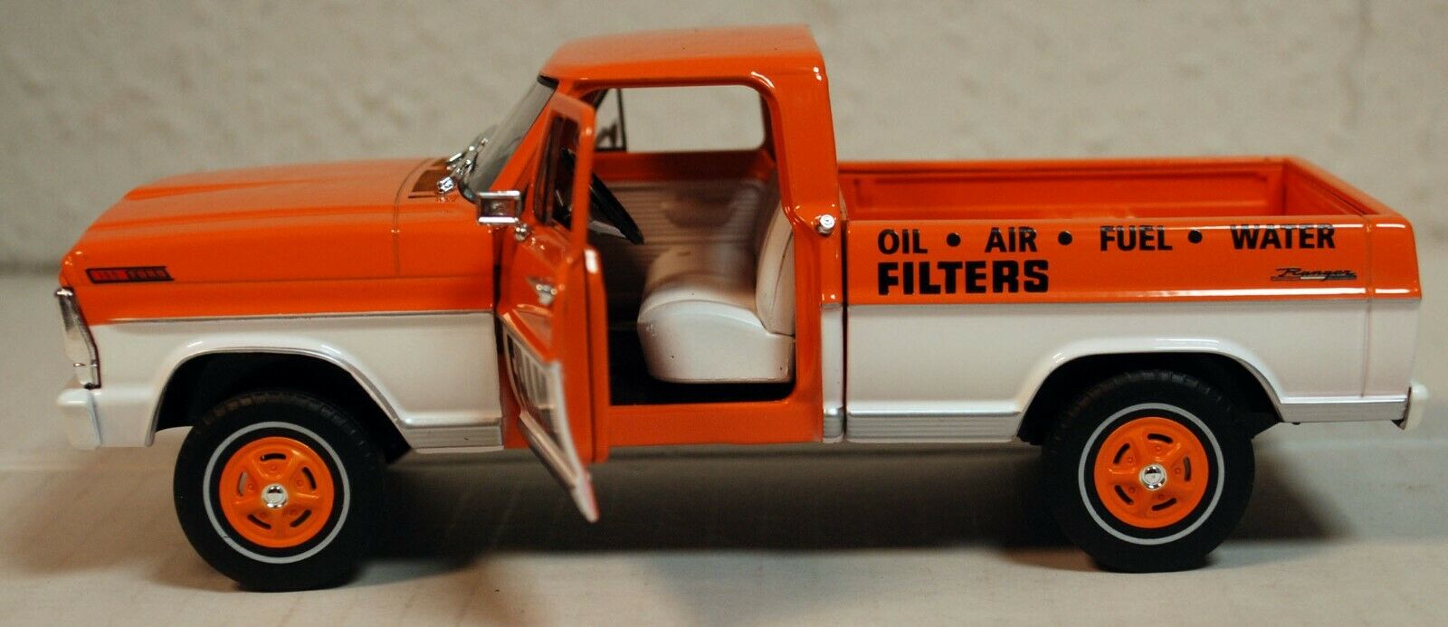 1967 Ford F 100 Pickup FRAM oil Filter 1:24 Greenlight 85042