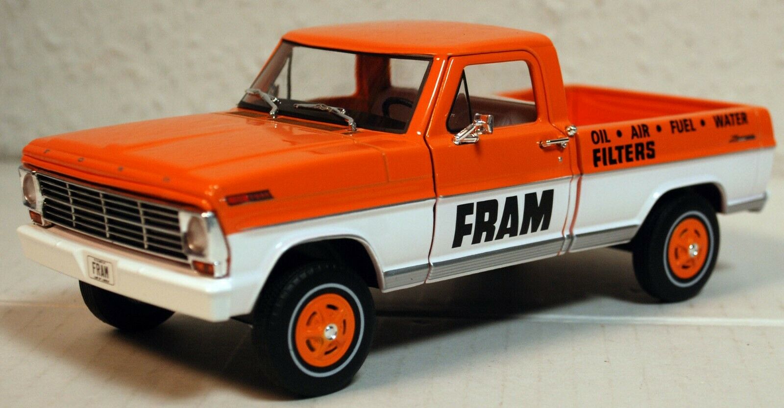 1967 Ford F 100 Pickup FRAM oil Filter 1:24 Greenlight 85042