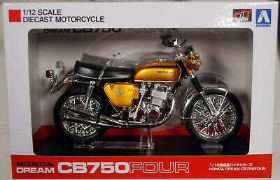 Honda CB 750 Four Candy Gold Fertigmodell 1:12 Aoshima 104309