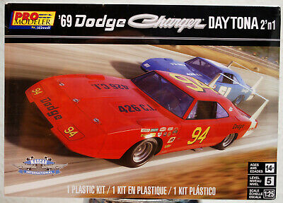 Revell 4413 1969 Dodge Charger Daytona 2´n1 1:25  USA muscle car Bausatz