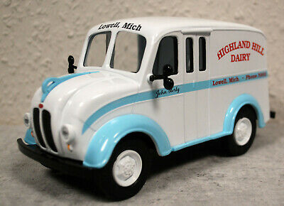 1950 Divco Delivery Highland Hill Dairy 1:24 Autoworld 24010
