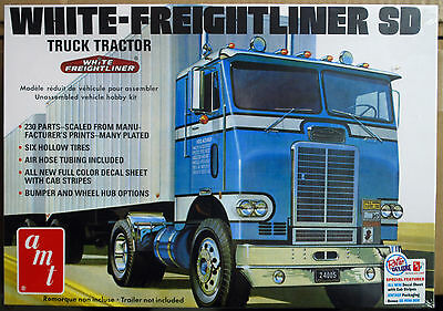 White Freightliner SD COE Tractor non Sleeper, 1:25, AMT 1004 wiederr 2016 neu