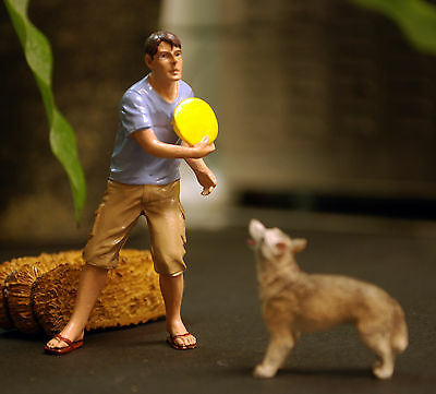 23927 American Diorama Mann mit Frisby & Hund 1:24