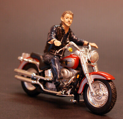 23914 American Diorama Biker Bull Dog 1:24