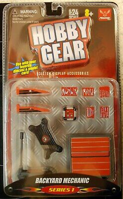 16057 Werkstatt Zubehör Werkzeug schränke Backyard Mechanic 1:24, Hobby Gear