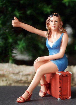 77506 American Diorama 70´s Figur VI sitzendes Mädel sexy Girl Anhalter1:24