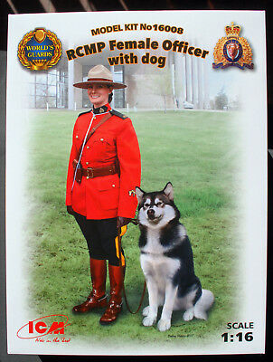 16008 ICM Worlds Guards RCMP Female Officer with dog 1:16 neu 2018