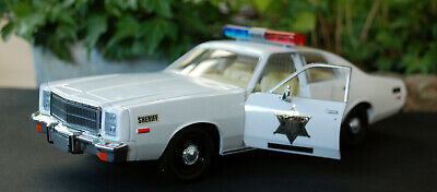 1977 Plymouth Fury Hazzard Country Sheriff Police Car 1:24 Greenlight 84095