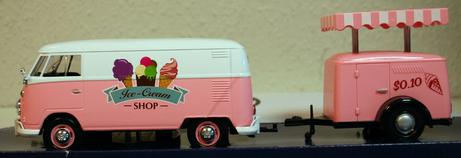 1959 Volkswagen VW T 1 Bulli Eiswagen m. Anhänger 1:24 Motor Max 79672