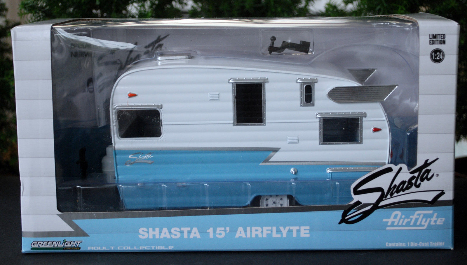 1961 Shasta Airflyte 15`Camping Trailer Camping Anhänger 1:24, Green Light 18225
